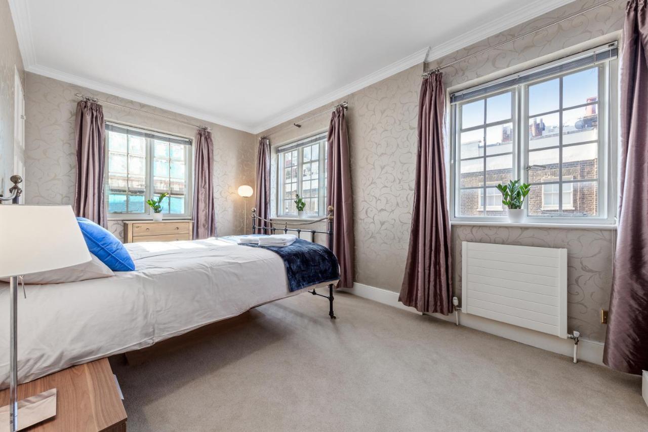 The Mayfair Large Snug Лондон Экстерьер фото