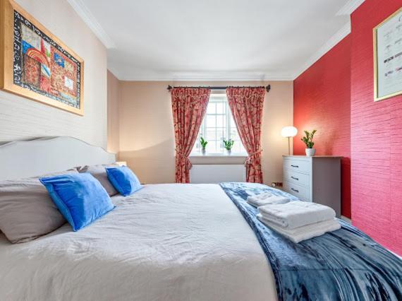 The Mayfair Large Snug Лондон Экстерьер фото
